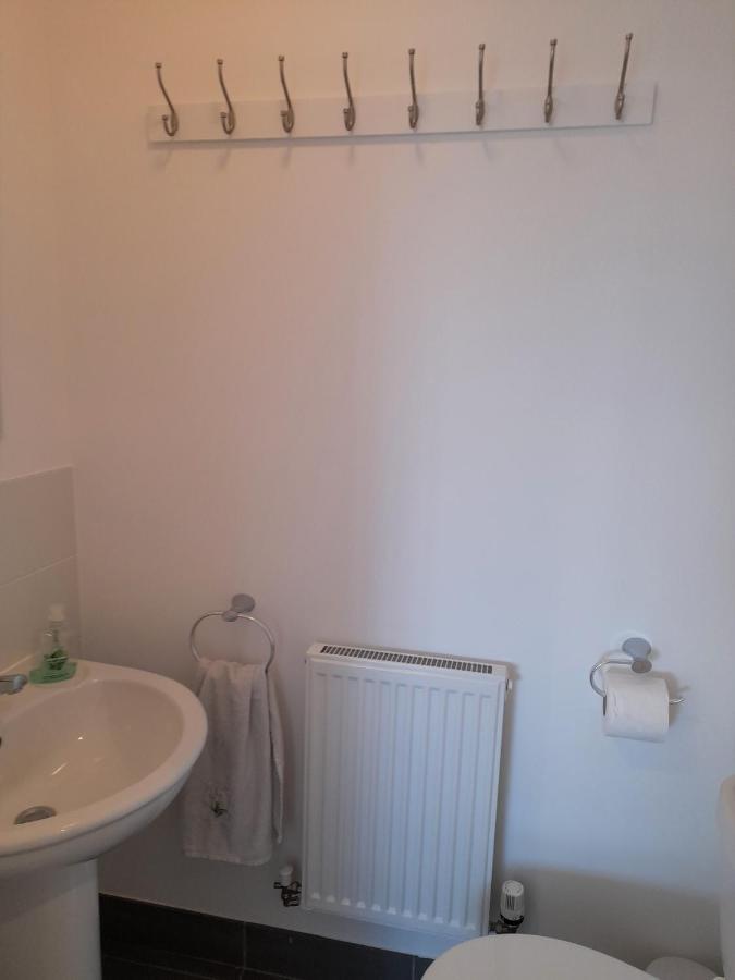 Crow'S Nest Penthouse Apartment With Free Spa Access Somerford Keynes Exterior foto