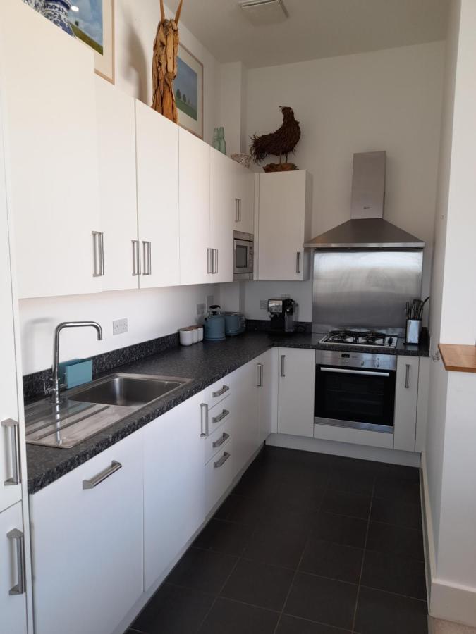 Crow'S Nest Penthouse Apartment With Free Spa Access Somerford Keynes Exterior foto