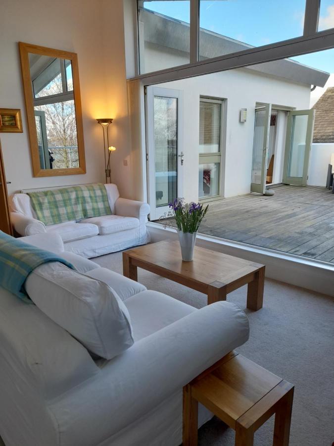 Crow'S Nest Penthouse Apartment With Free Spa Access Somerford Keynes Exterior foto