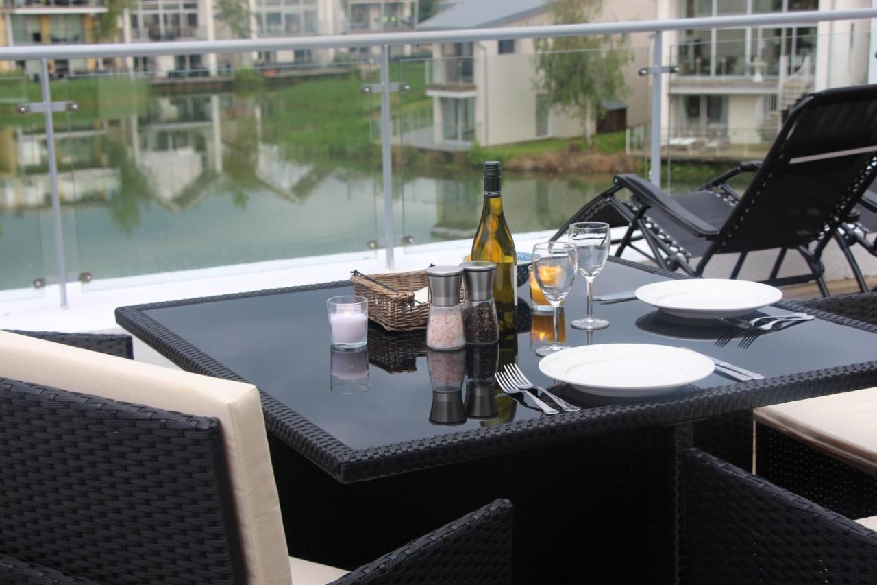 Crow'S Nest Penthouse Apartment With Free Spa Access Somerford Keynes Exterior foto
