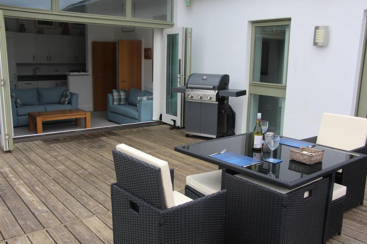 Crow'S Nest Penthouse Apartment With Free Spa Access Somerford Keynes Exterior foto