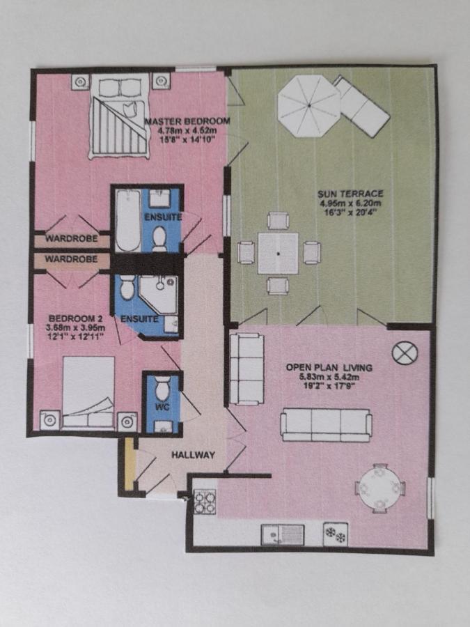 Crow'S Nest Penthouse Apartment With Free Spa Access Somerford Keynes Exterior foto